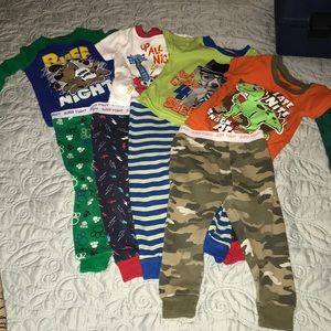 Garianimals baby boy 18 month old pajamas sets.